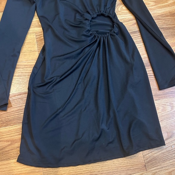 Danielle Bernstein Ring Mini Dress - Picture 6 of 7